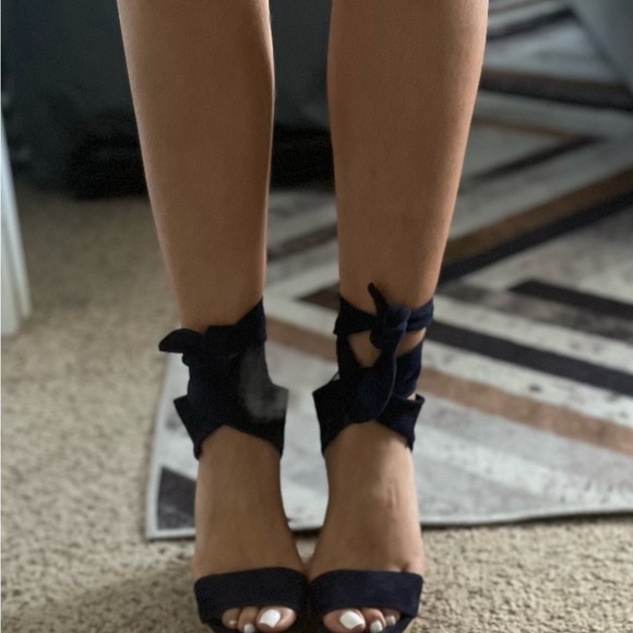 Saks Fifth Avenue Suede Wedges. Size 8.5. - Picture 3 of 6